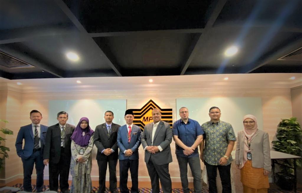 Kunjungan Hormat Prof Emeritus Dato Seri Dr Mohamed Mustafa Ishak pada 27 Jun 2022